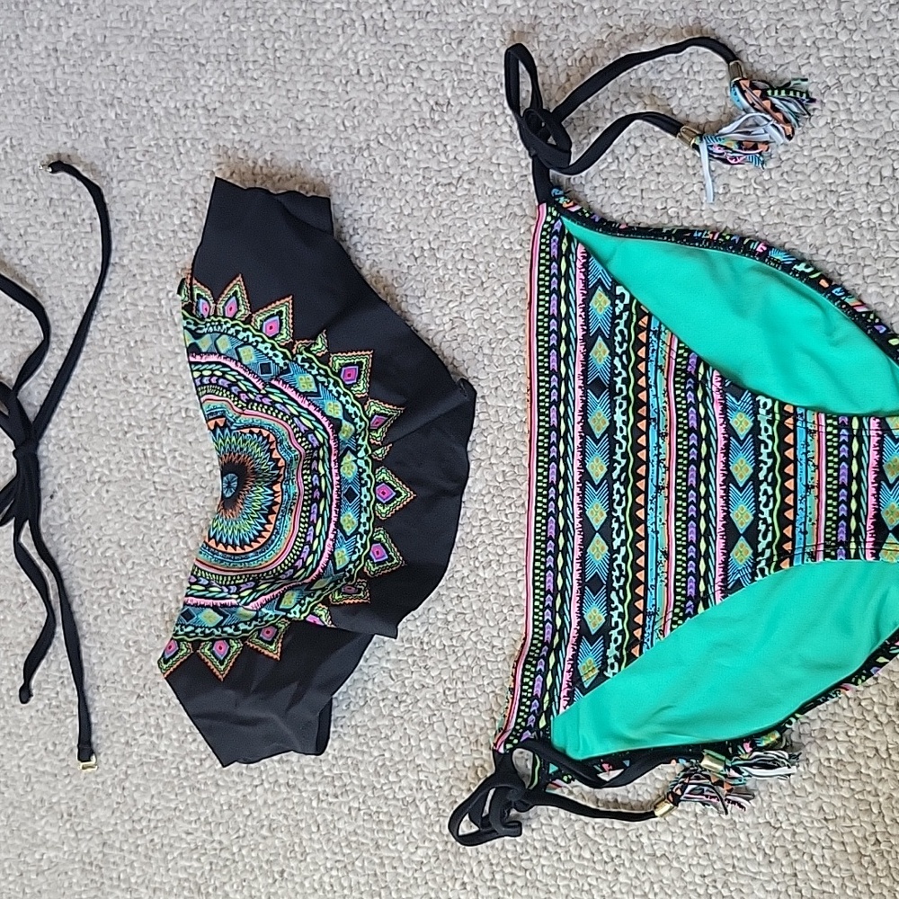Bikini - Picture 2 of 4